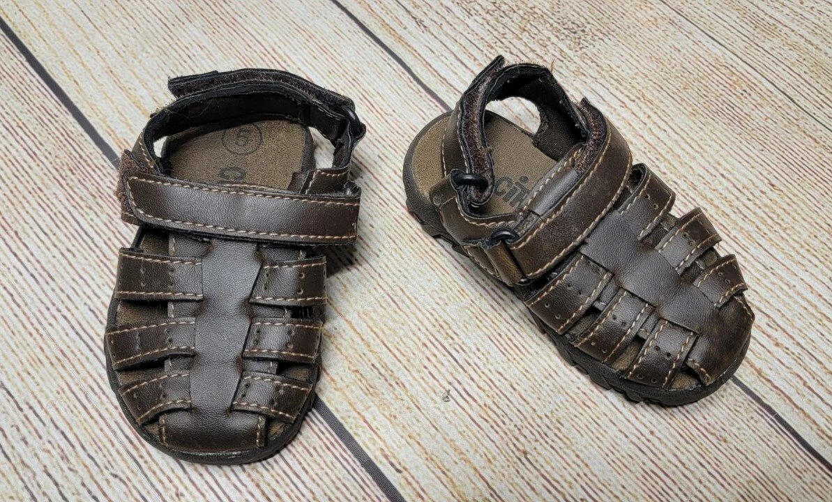 Circo sandals online