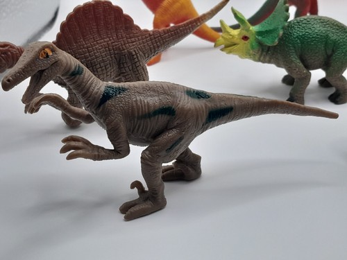 Lot of (8) Plastic Dinosaur Toys - various types and colors - Picture 9 of 9