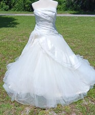 White by Vera Wang 14 White Ball Organza Strapless Wedding Outdoor Chapel Dress