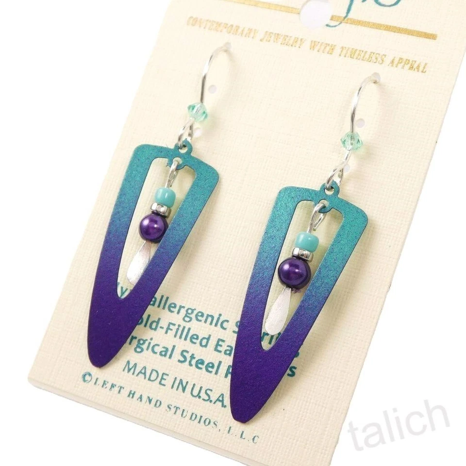 Brincos Adajio iridescente azul-petróleo violeta espátula aberta com miçangas feitos à mão nos EUA - Imagem 2 de 4