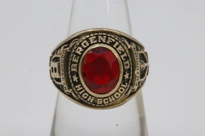 10K Yellow Gold 1972 Bergenfield High School Class Ring Size 7.5