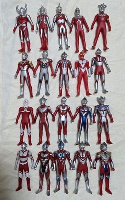 Ultraman Soft Vinyl Figur Set 35 Sammelfiguren Spielzeug