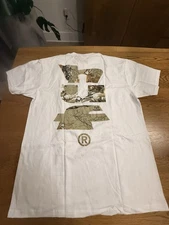 huf t shirt - size L