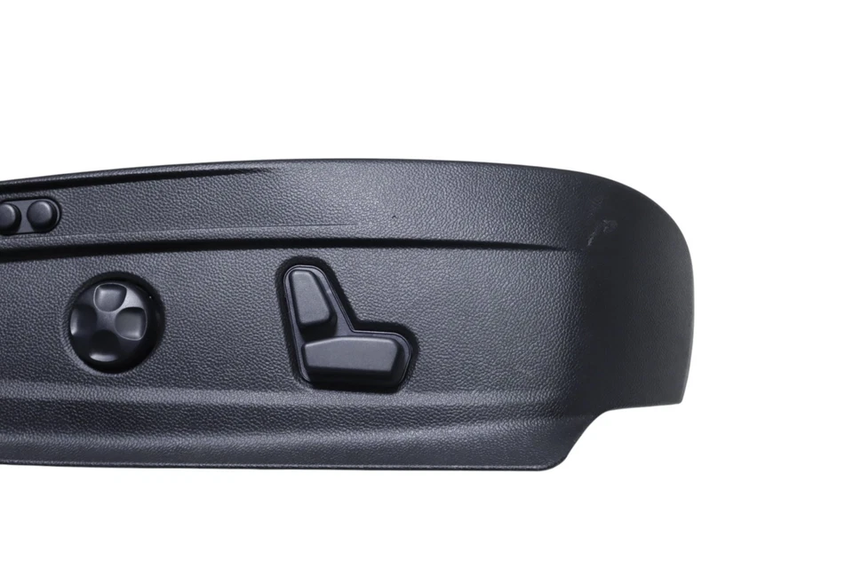 Panel de interruptor de asiento delantero derecho Alfa Romeo Giulia Quadrifoglio 2017-2024 OEM Foto 2 de 4