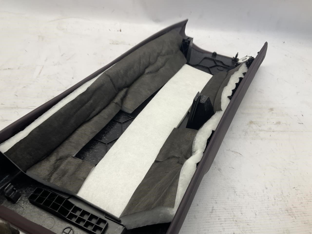 17-27 Bentley Bentayga Interior Center Left Lower B Pillar Trim Cover Q
