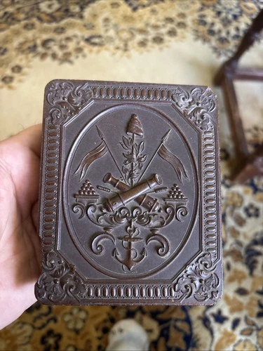 Civil War Super Soldier In Full Uniform Quarter Plate Tintype With Family