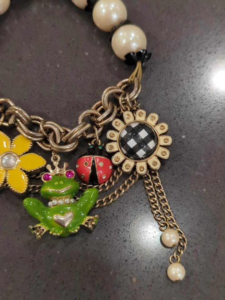 Pulsera elástica Betsey Johnson casa de muñecas imitación perla, rana, Ladybug, flor G83 Foto 4 de 4