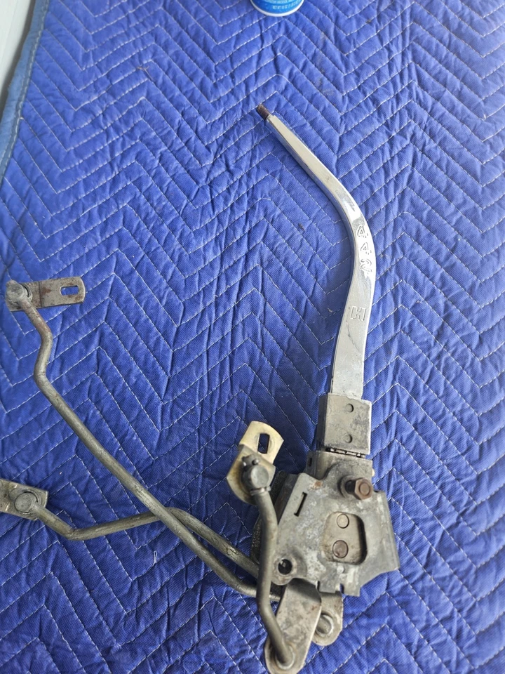 OLDSMOBILE 442 4 VELOCIDADES HURST COMPETITION PLUS MONTAJE PALANCA DE CAMBIOS 1965-1969 Cutlass Foto 2 de 2