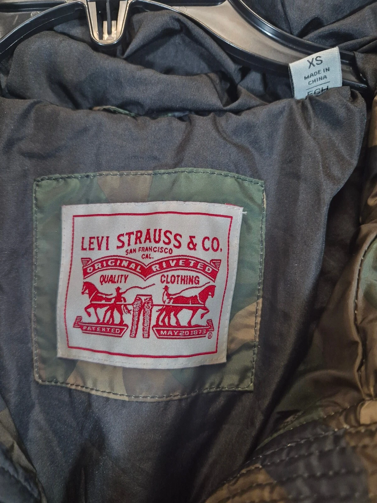 Levi's Camo Puffer Jacket XS Green Woodland Camouflage Hooded Winter Coat image 2