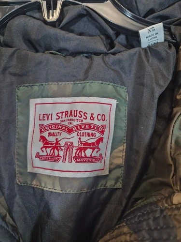 Levi's Camo Puffer Jacket XS Green Woodland Camouflage Hooded Winter Coat image 2