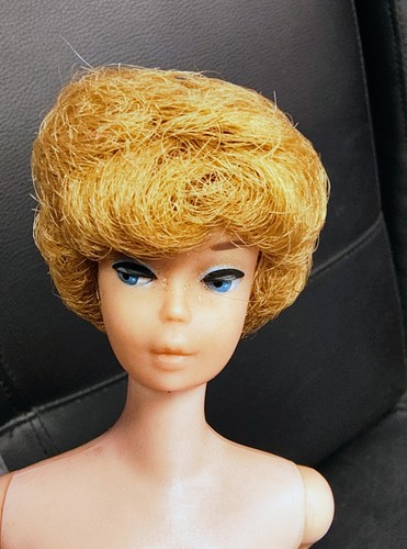 Vintage Mattel Barbie Bubblecut Doll Blonde Straight Legs - Picture 3 of 12
