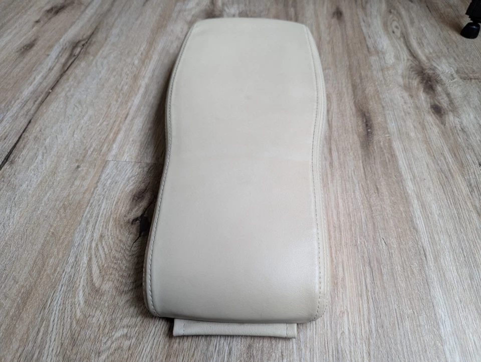 00 - 05 Cadillac DeVille/06-11 Buick Lucerne/DTS Armrest Lid Tan Beige Leather - Image 4 of 4