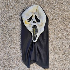 Scream 4 April/June 2010 Ghost Face Mask Zombie EU Fun World Scream 4 Rare Tag