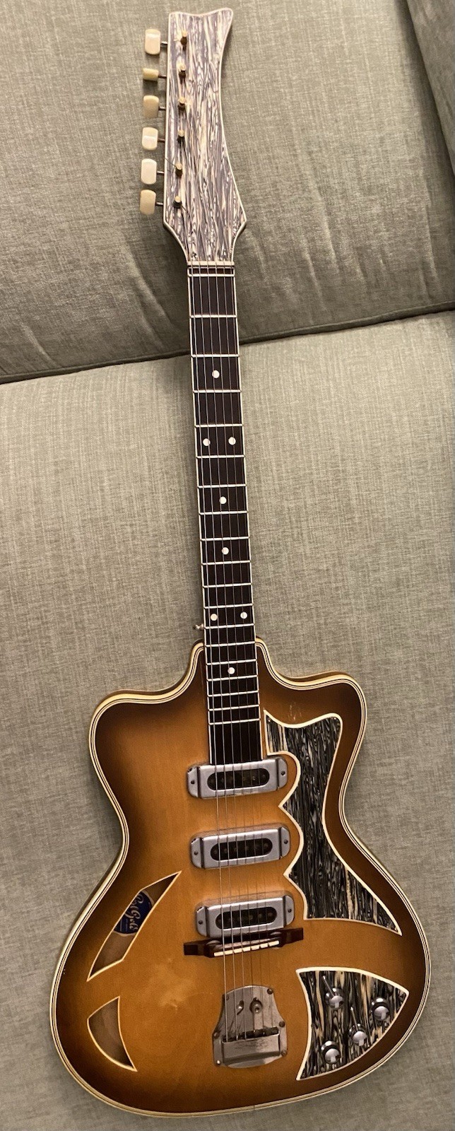 Rare Vintage Perlgold Thinline Guitar DDR
