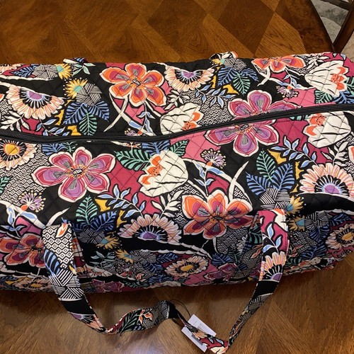 NWT Vera Bradley XL Traveler Duffel In Kauai Floral - Picture 4 of 5
