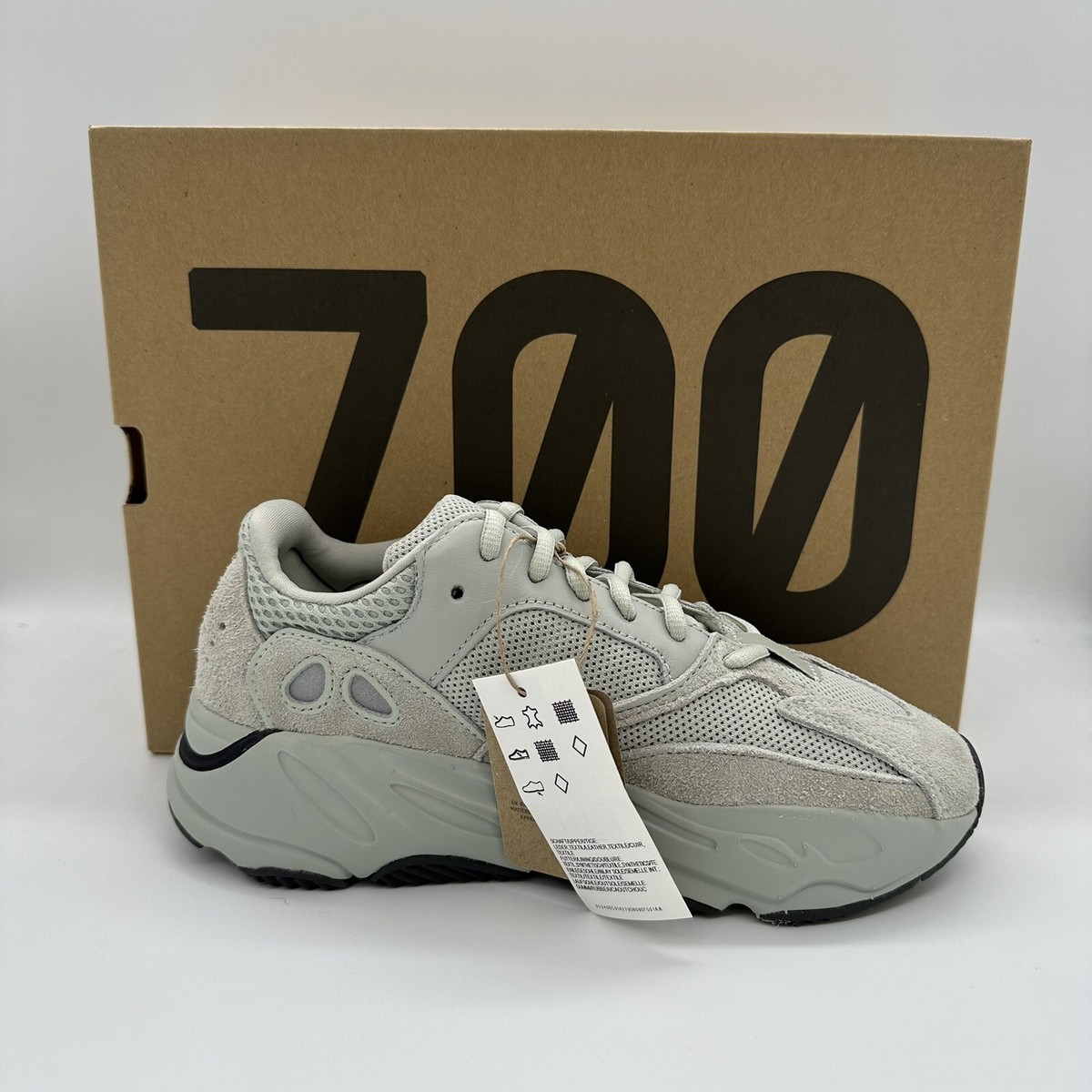 yeezy 700 dior
