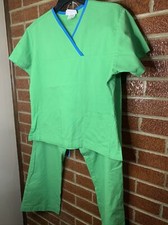 Peaches Uniforms Women s Scrubs Set Green Top Pants XS