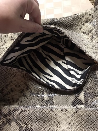 Cynthia Rowley Women Large Purse Handbag Reptile Print Gold Hardware 15.5 X 13.5 - Picture 2 of 7