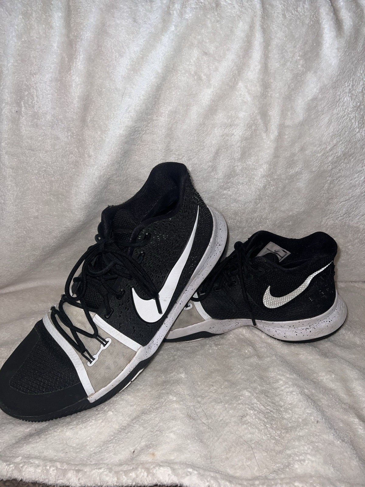 SAOLA Nike Kyrie 3 smoking taglia uomo 12 5