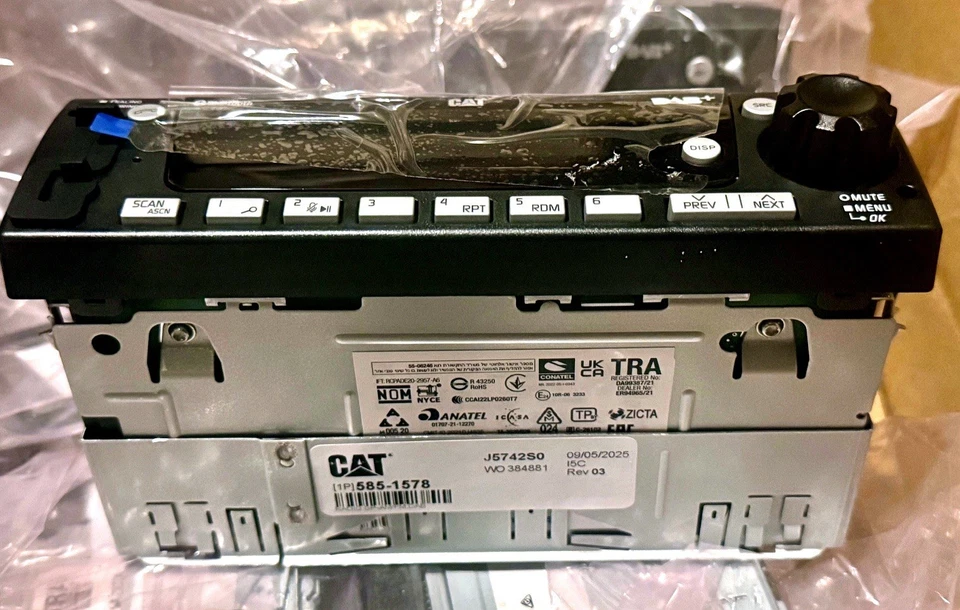Caterpillar CAT 高级企业收音机 12V - P/N 585- 1578 调幅/调频蓝牙 USB  — 第 2/4 张图片