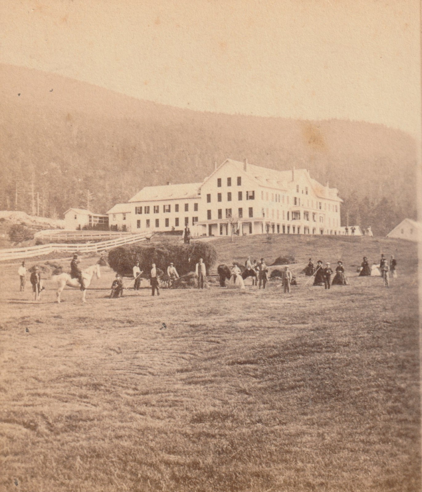 GREAT HAYING SCENE - GLEN HOUSE HOTEL - PEOPLE - WHITE MOUNTAINS  NEW HAMPSHIRE