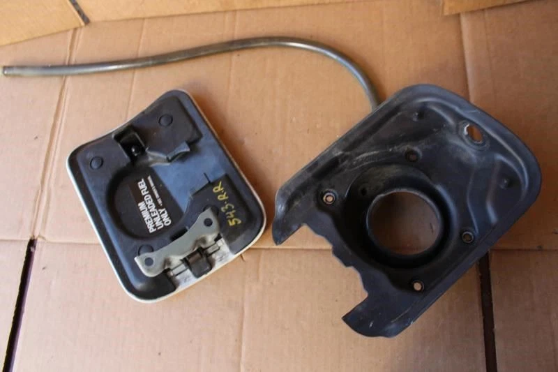 1990 1991 1992 1993 1994 LEXUS LS400 CUBIERTA DE PUERTA DE LLENADO DE COMBUSTIBLE PINTURA BLANCA 051 Foto 3 de 4