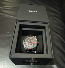 BOSS Herren Chronograph Armbanduhr analog rund Schwarz/Rot inkl. Original-Box