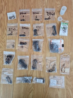 Sea fishing hooks bundle x 23 packets Sakuma  Kamasan B940 mustad new old stock