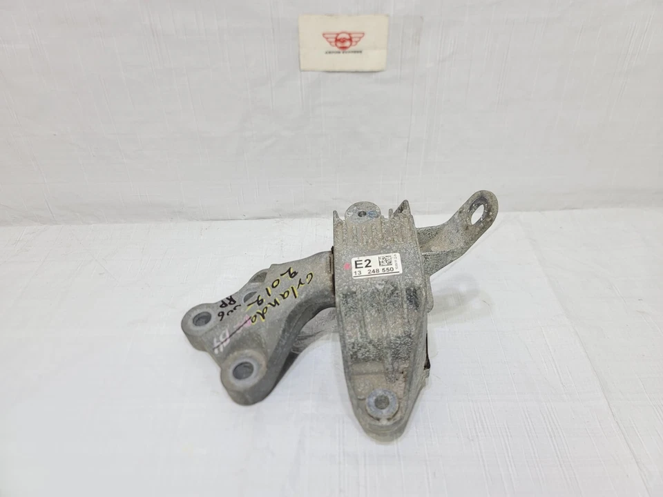 12 2012 Chevrolet Orlando Engine Transmission Mount Bracket OEM 13248550 - Image 4 of 4