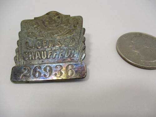 1947 Illinois Licensed CHAUFFEUR Badge License # 26936 Pinback Rainbow Colors - Picture 2 of 12