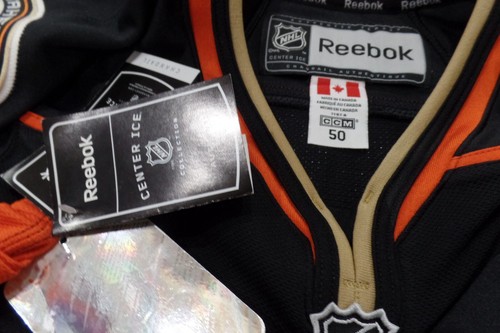 Camiseta deportiva negra Anaheim Ducks Teemu Selanne auténtica 7187A nuevas etiquetas talla 50 - Imagen 8 de 11