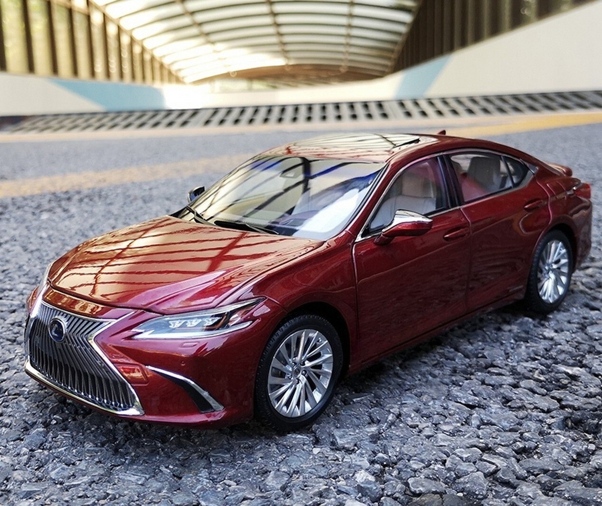 Original 1/18 LEXUS ES 300H Red Diecast Car Model Collection Gift