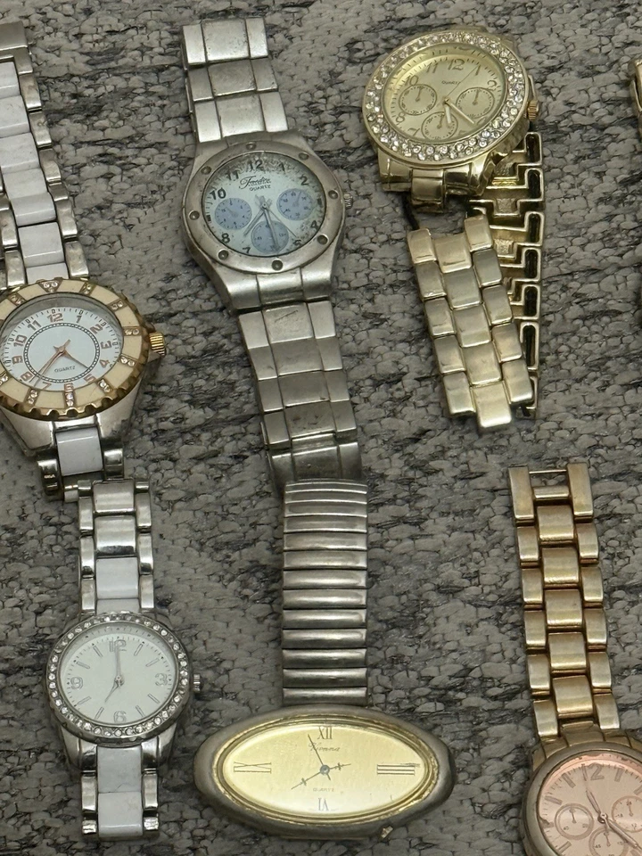 Vintage Lot Of 40 Stainless Steel Mens&Womans Watch Silver Gold Tone Untested - Image 4 of 4