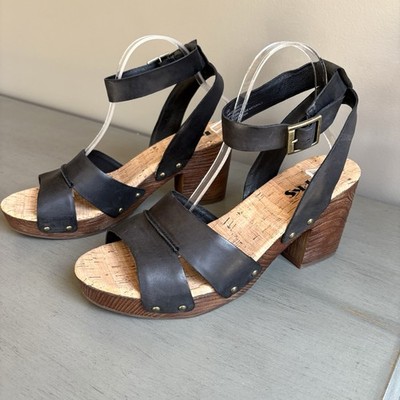 Korks Kork-Ease Mia Black Leather Slingback Platform Sandal Shoe Women 10 Studs