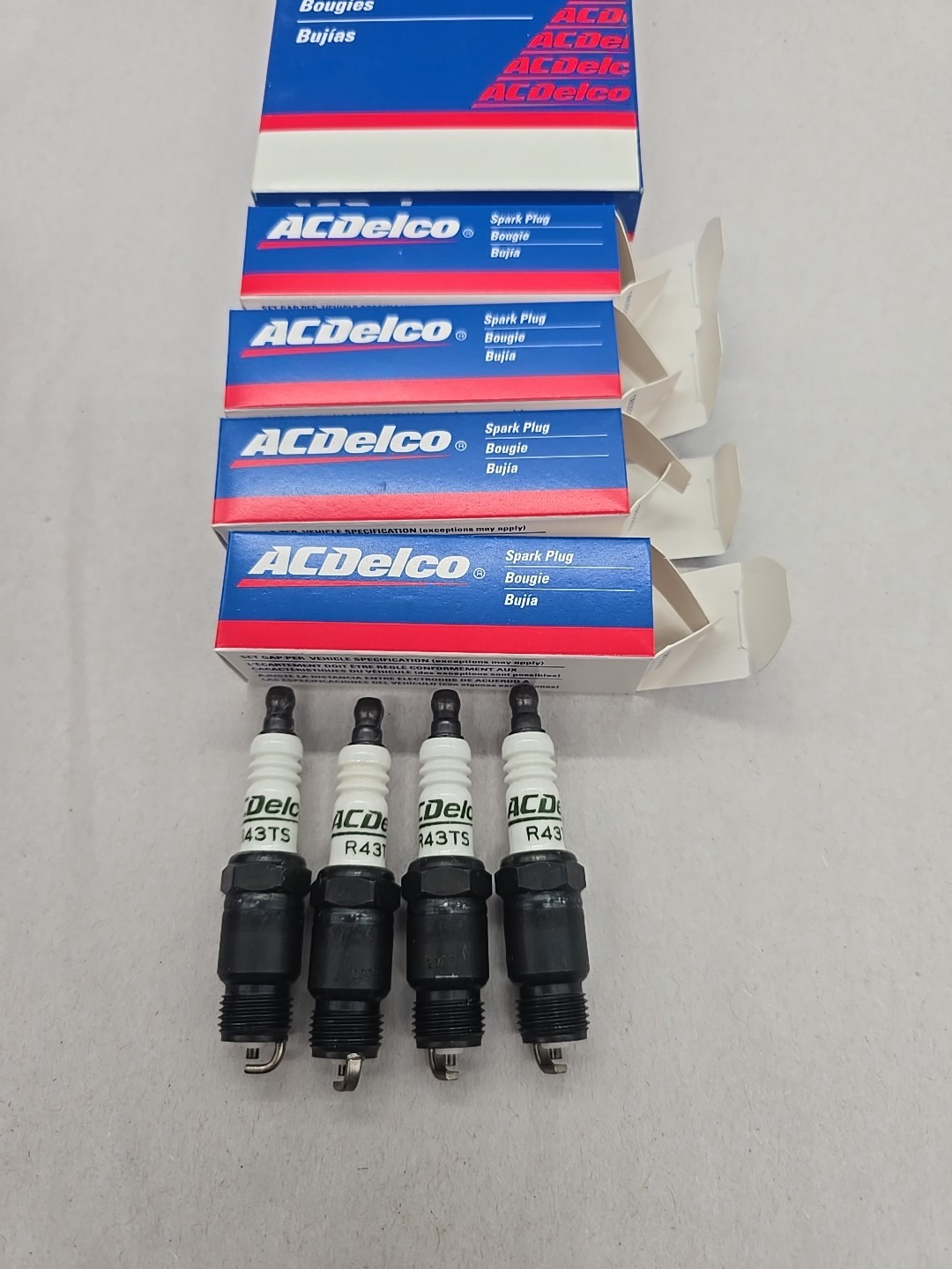 ACDelco Spark Plugs R43TS Box Of 4 19354419