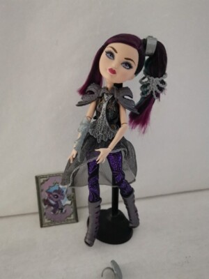 Ever After High Raven Queen Mattel NEU Ohne OVP Vollständig Drachenspiele DHF34