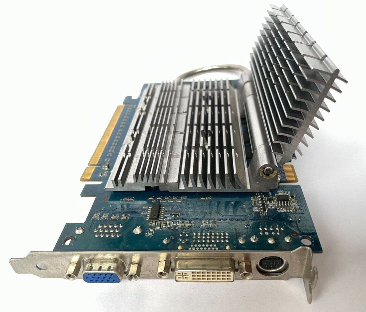 Asus EN7600GS TOP SILENT/HTD/512M/A 512MB 128bit DDR2 PCI Express