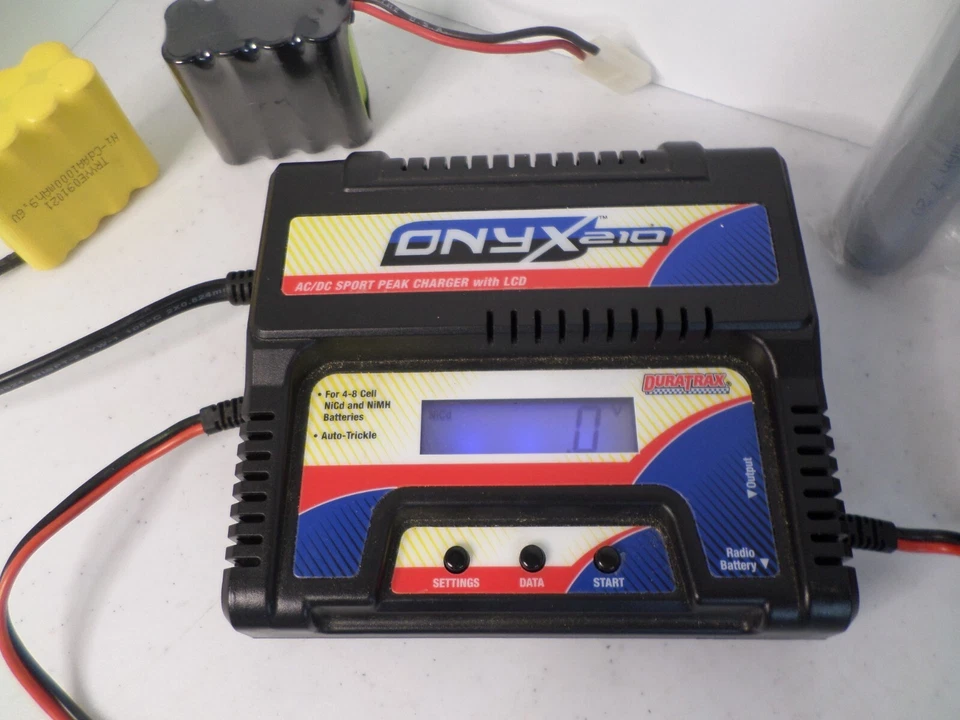 Duratrax Onyx 240 AC/DC Dual Peak Charger DTXP4240 with various batteries manual - Image 2 of 4