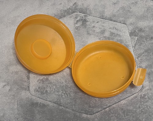 Vintage TUPPERWARE #4440 Sheer Orange Flip Top Bagel Container - Picture 3 of 7