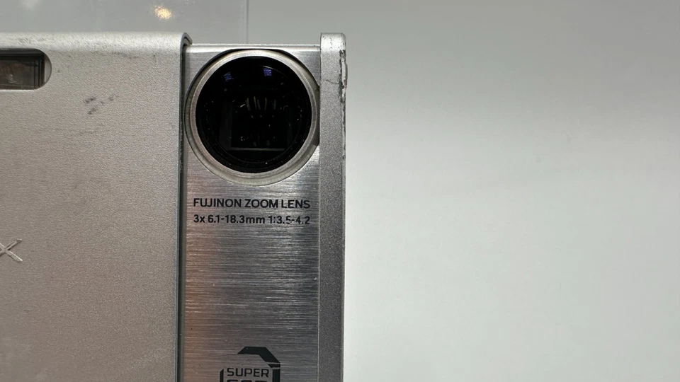 Fujifilm FinePix Z1 – 5.1 MP – Silber – Digitalkamera – Retro – ungetestet - Bild 2 von 4