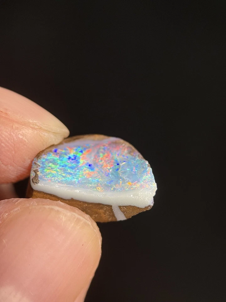 Ópalo de roca australiano de 9,5 quilates en bruto de QLD Foto 3 de 4