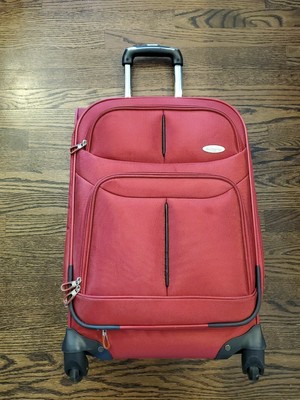 samsonite spinner carry on size