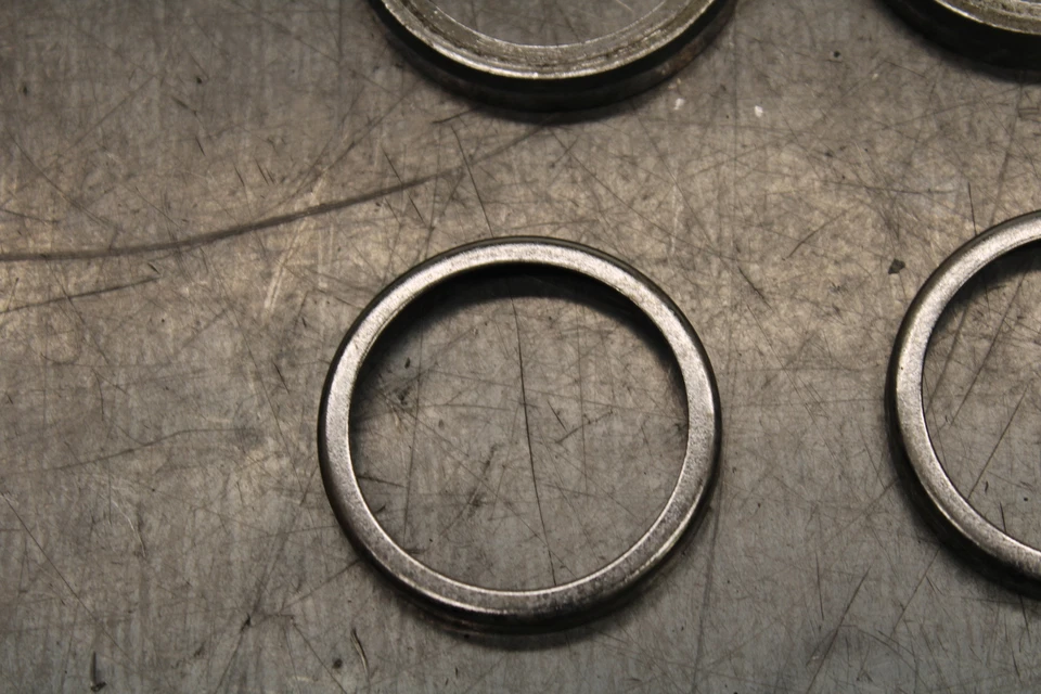 77-79 YAMAHA XS750 前灯头灯支架 BB107 — 第 3/4 张图片