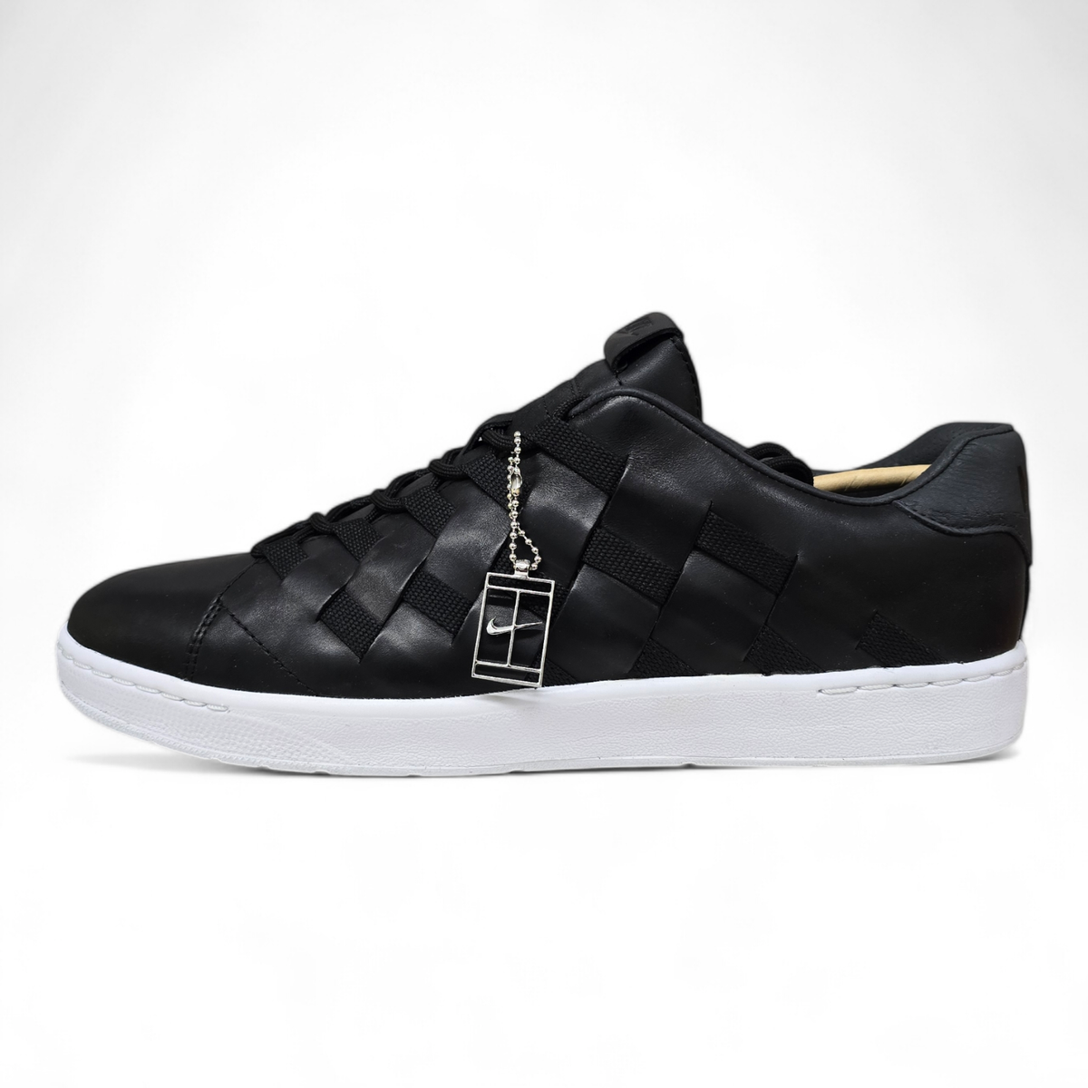 nike woven tennis shoes