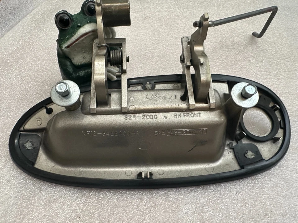 Manija de puerta exterior delantera derecha pasajero Ford Taurus 1999-2007 Mercury Sable Foto 3 de 3