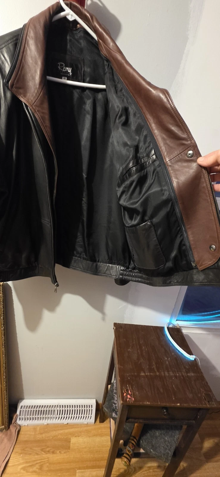 “Men’s Remy Leather Bomber Jacket Double Collar Brown Size 46 Vintage Style” - product detail image 4