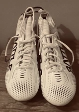 Pre-Owned Battle Astrofly Football Cleats. Black/White Men’s 10.5 Women’s 12