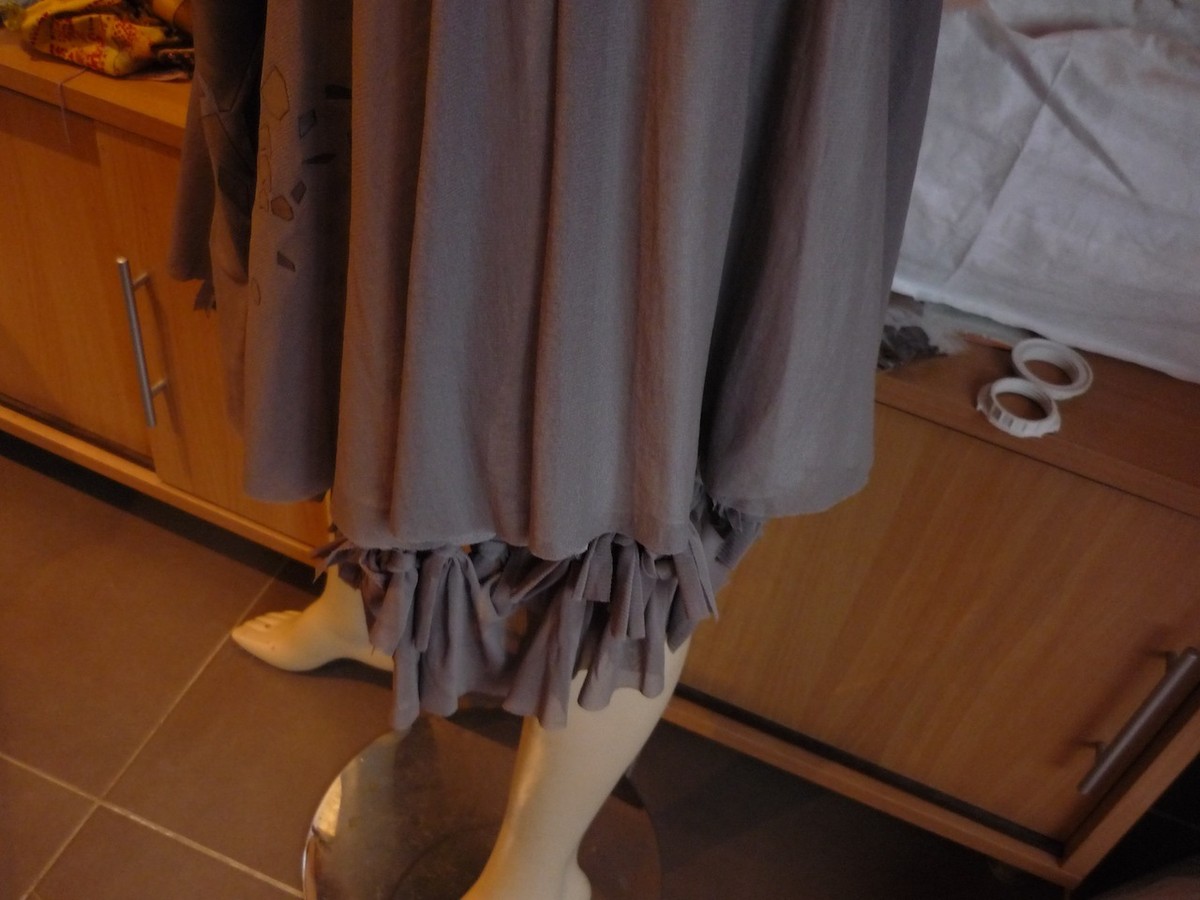 Jupe Courte COP Copine Modèle FLEUR - Couleur Taupe - Tailles S Et M - Neuve Avec étiquettes (ancien Prix 115€)