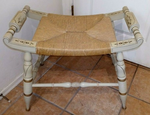 VINTAGE HITCHCOCK STYLE GOLD STENCIL CREAM COLORED WOODEN FRAME RUSH SEAT BENCH