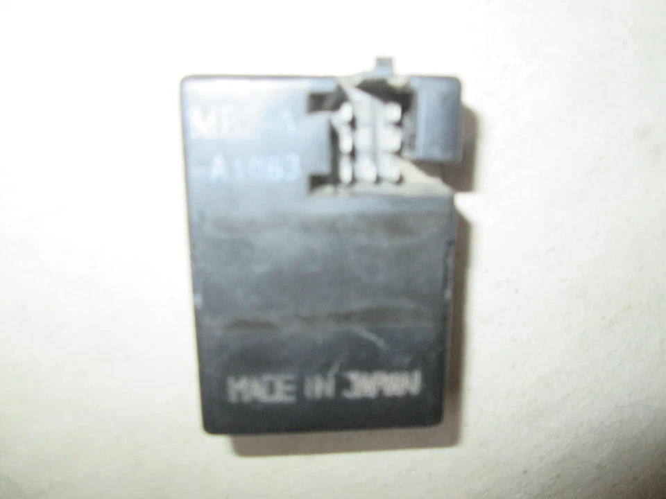 SENSOR DE PARADA/LUZ TRASERA HONDA VF500C/700C/V750C MAGNA CB700SC 35550-MB2-771 Foto 3 de 4